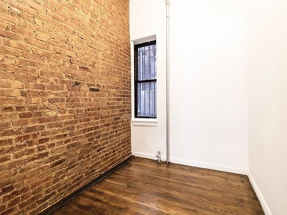 4th image of 174 Thompson St #1S