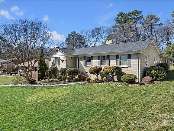 3rd image of 1003 Athenian Dr