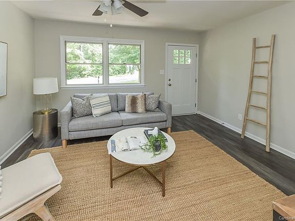 5th image of 925 Tanglewood Dr