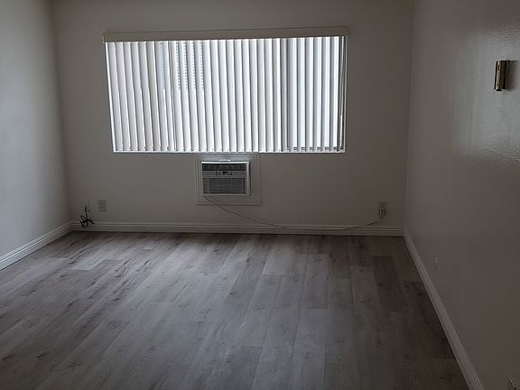 5th image of 4168 Illinois St APT 10
