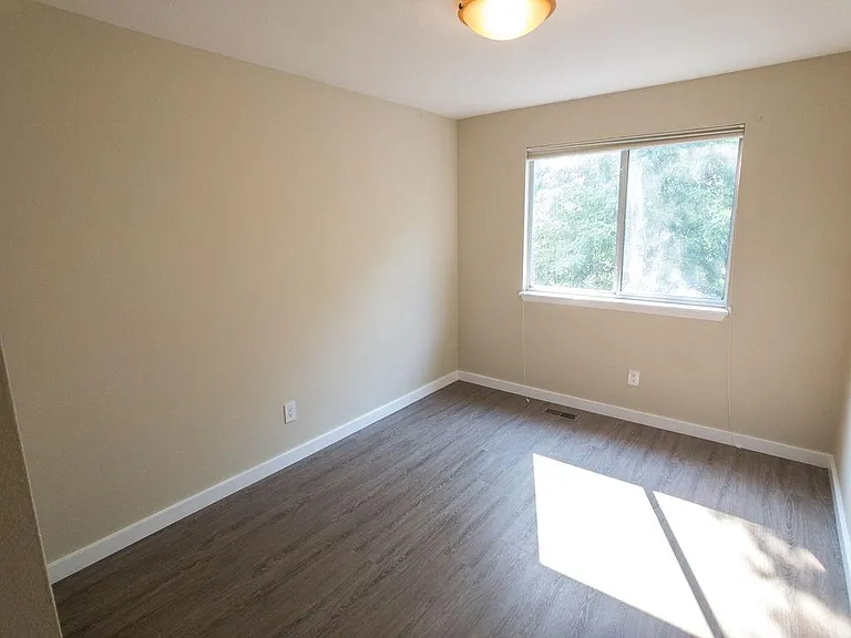1105 Stoneham St — Photo 22
