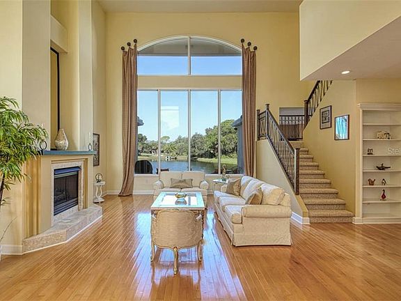 5th image of 7704 Club Ln
