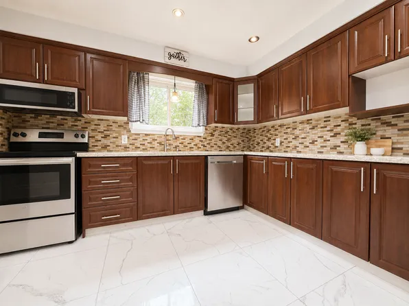 70 Jill Cres, Brampton, ON L6S 3J2