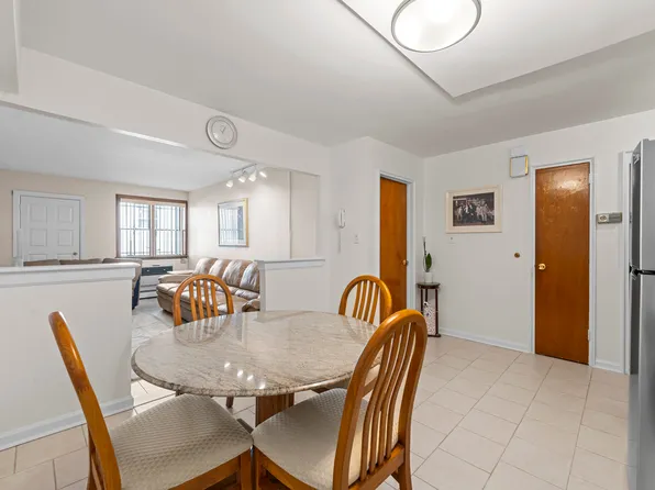 69-73 Juniper Boulevard South image 5 of 32