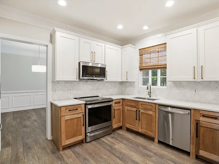 1152 Willoughby Ln — Photo 13