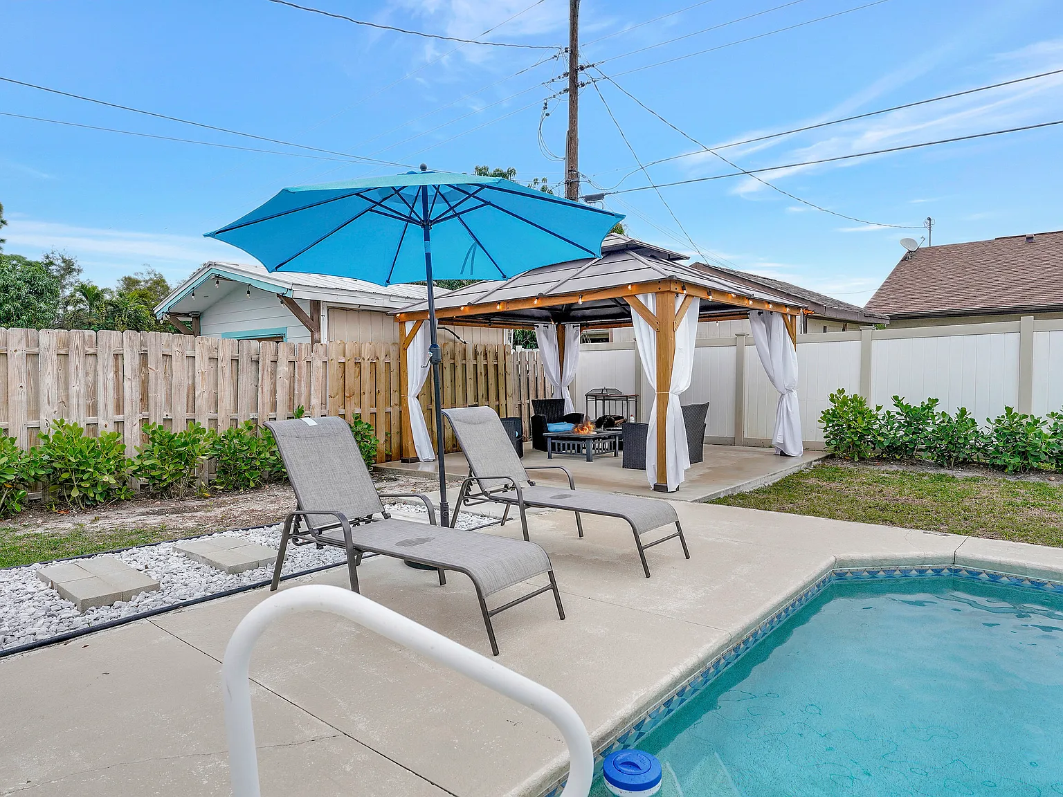 3 bed, 1600 sqft, $4,300 — Photo 3