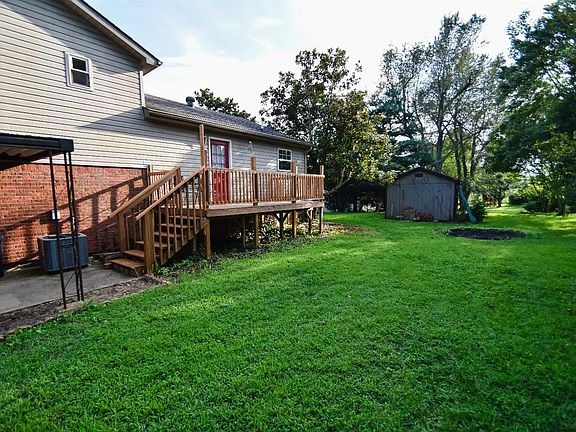 5th image of 121 Grant Dr