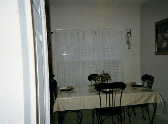 Seperate dining area