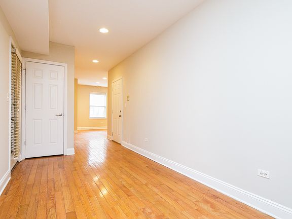 5th image of 6501 N Claremont Ave APT G