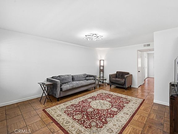2nd image of 104 Oval Rd
