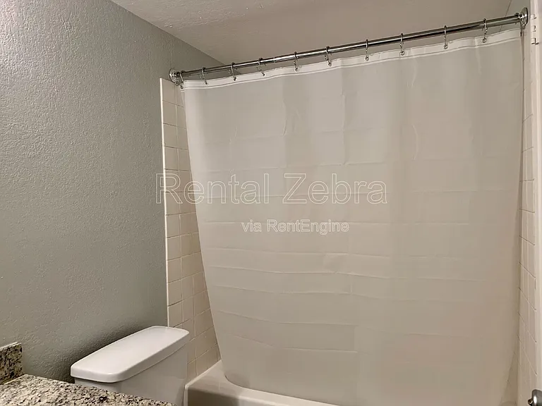 1592 Ashwood Dr — Photo 6