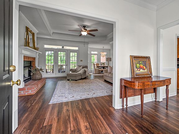 5th image of 157 Archgate Ct