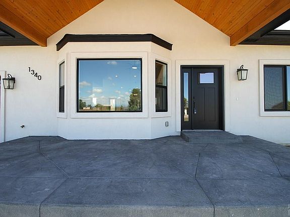 3rd image of 1340 W Oro Grande Dr