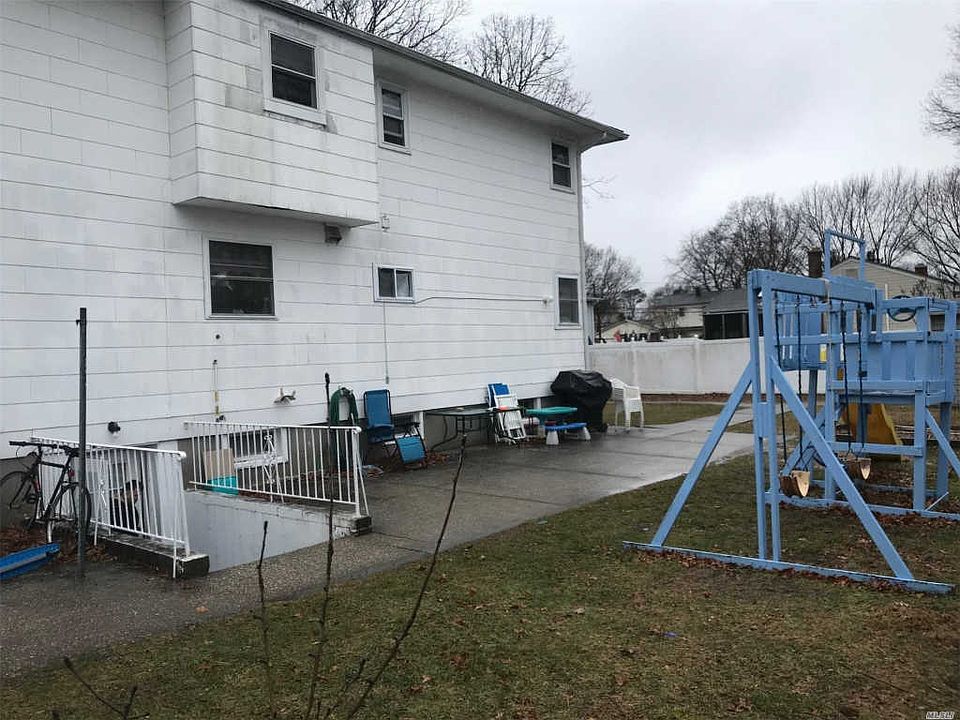 1st image of 81 Breston Dr E