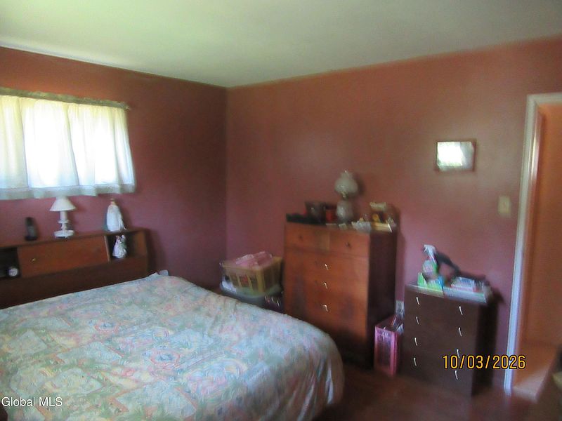 3rd image of 469 Elliot Road