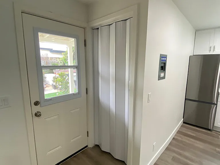 1867 Oliver Ave — Photo 6