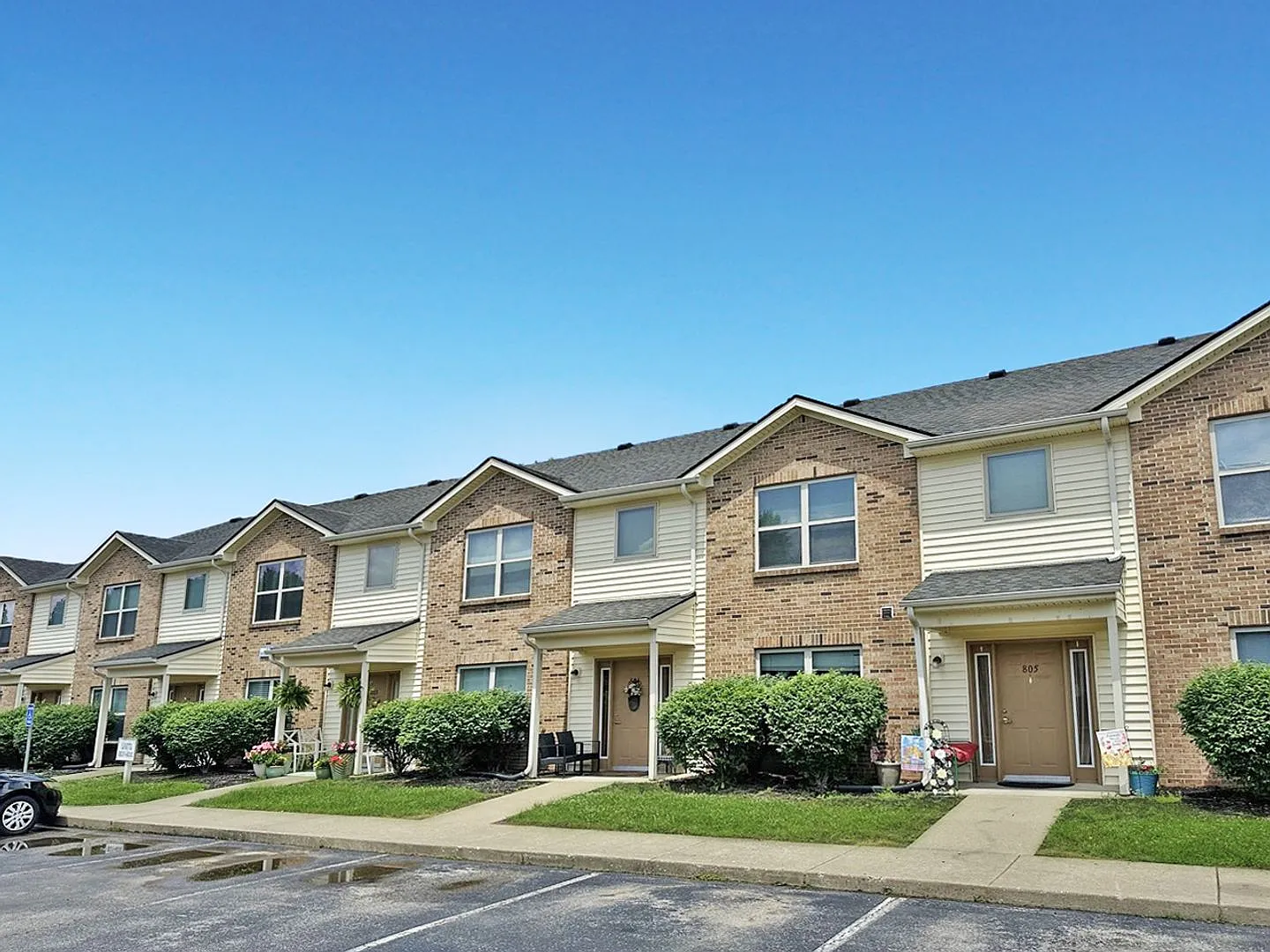 Minutes from Castle Schools Prime Location Newburgh Indiana 2 Bedroom 2 Bathroom — Photo 1