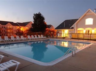 5516 Cambridge Club Cir APT 310, Ann Arbor, MI 48103