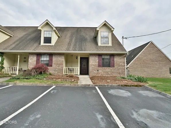 918 Chip Cove Ln, Knoxville, TN 37938