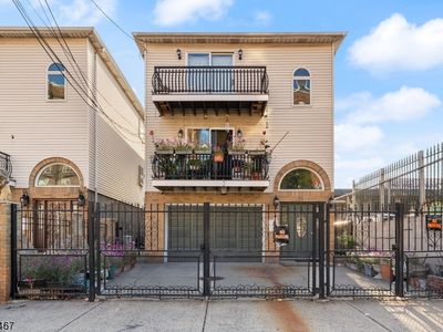 25 Lexington St, Newark, NJ, 07105
