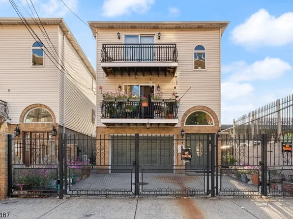 25 Lexington St, Newark City, NJ 07105