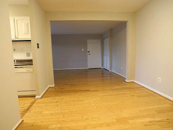 4th image of 3312 Woodburn Village Dr APT 24