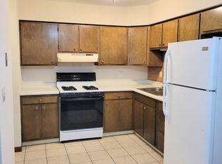 2091 Vernon Dr APT 4, Elgin, IL 60123