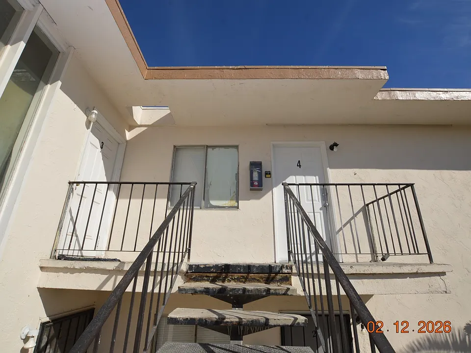 1458 Sombrero Dr #4