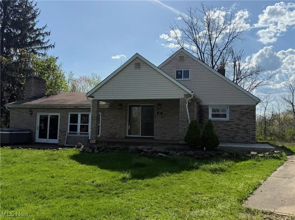 47 Westmont Ln, Wintersville, OH 43953