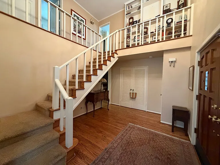 36 Augusta Ln — Photo 2