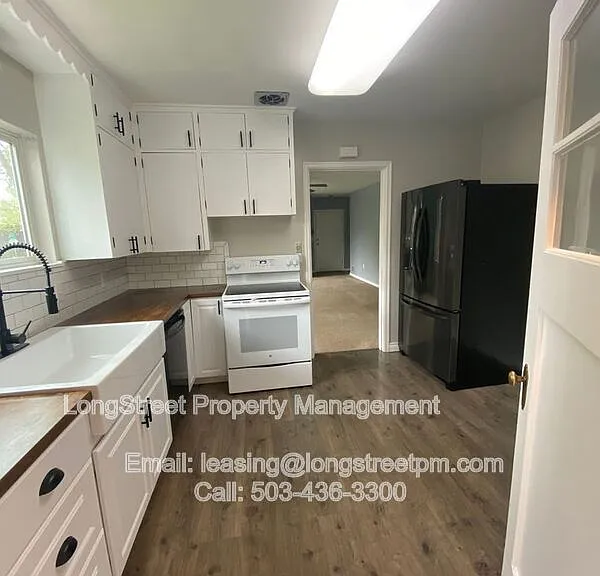 390 23rd St SE — Photo 13