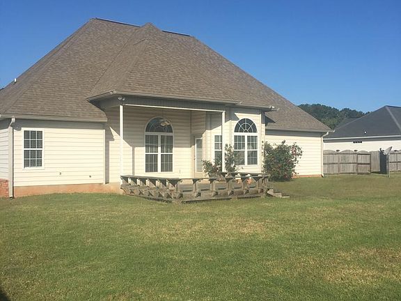 4th image of 204 Hathersage Dr