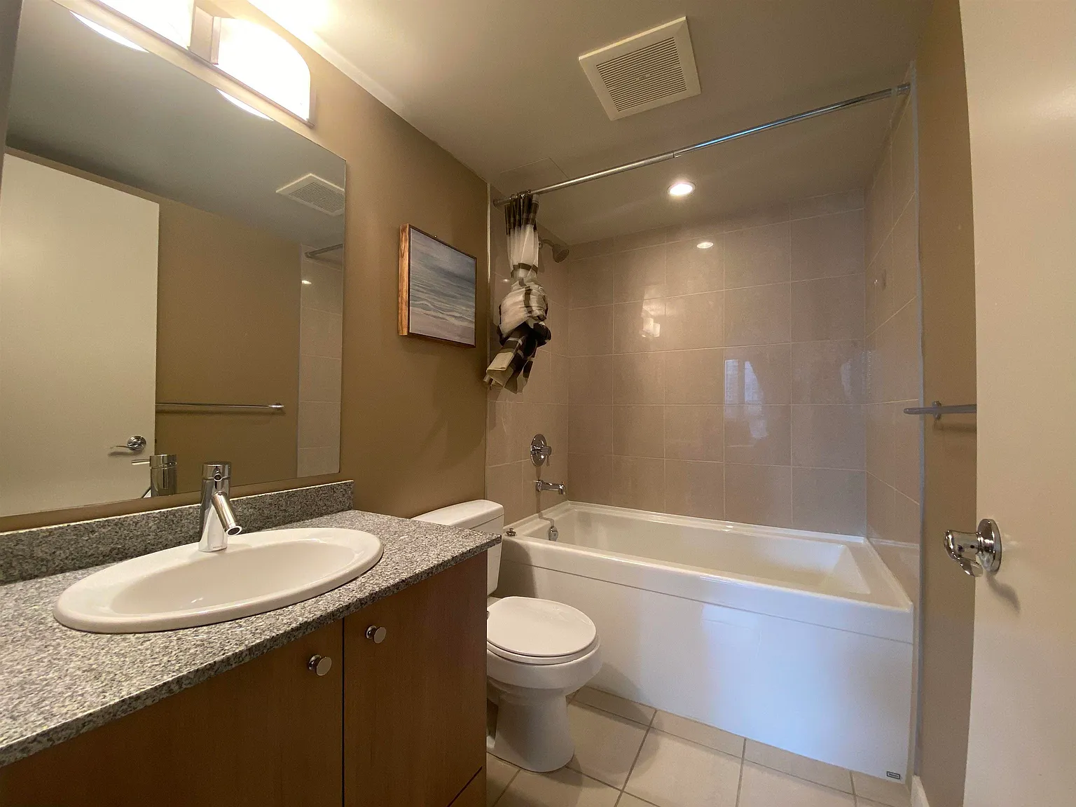 2 bed, 789 sqft, $3,400 — Photo 2