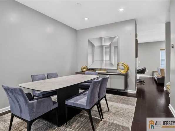 64 Andrews Way, Piscataway, NJ 08854
