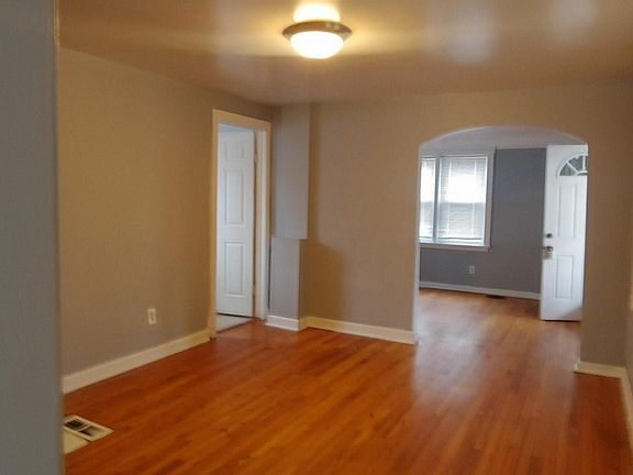 2nd image of 22028 Maple St