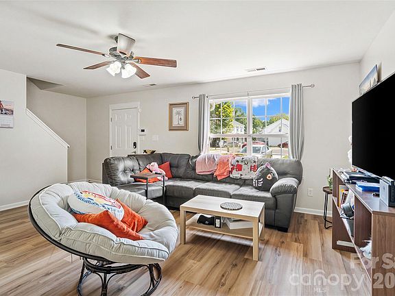 4th image of 1719 Oleander Hill Ct