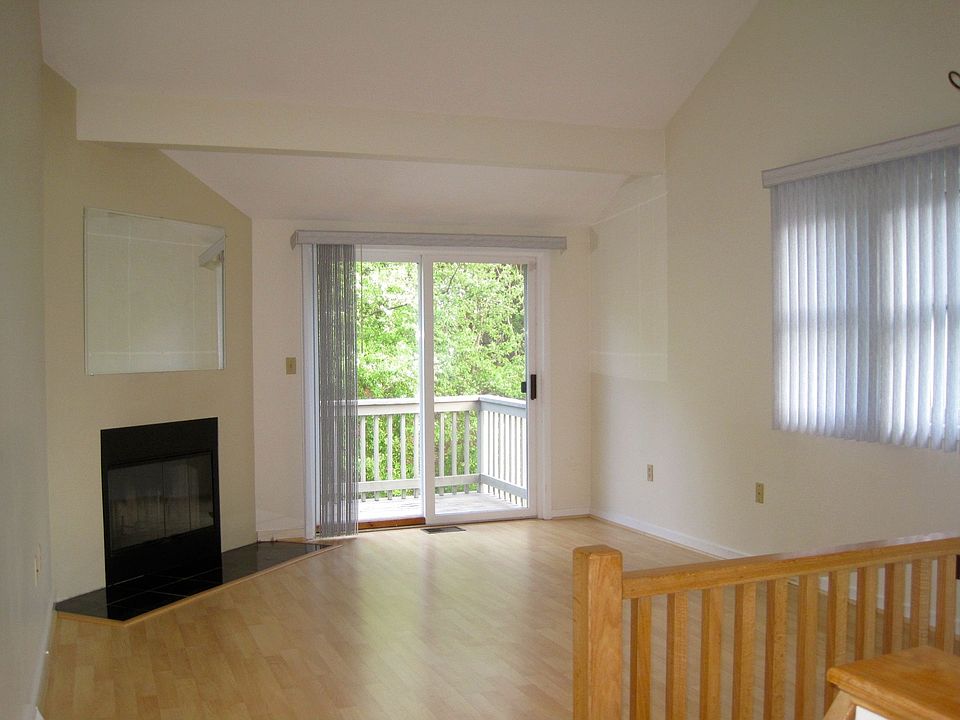 1st image of 11 Griswold Dr