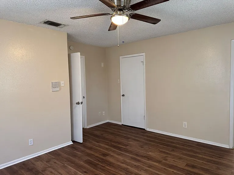 6919 Moon Lake Dr — Photo 21