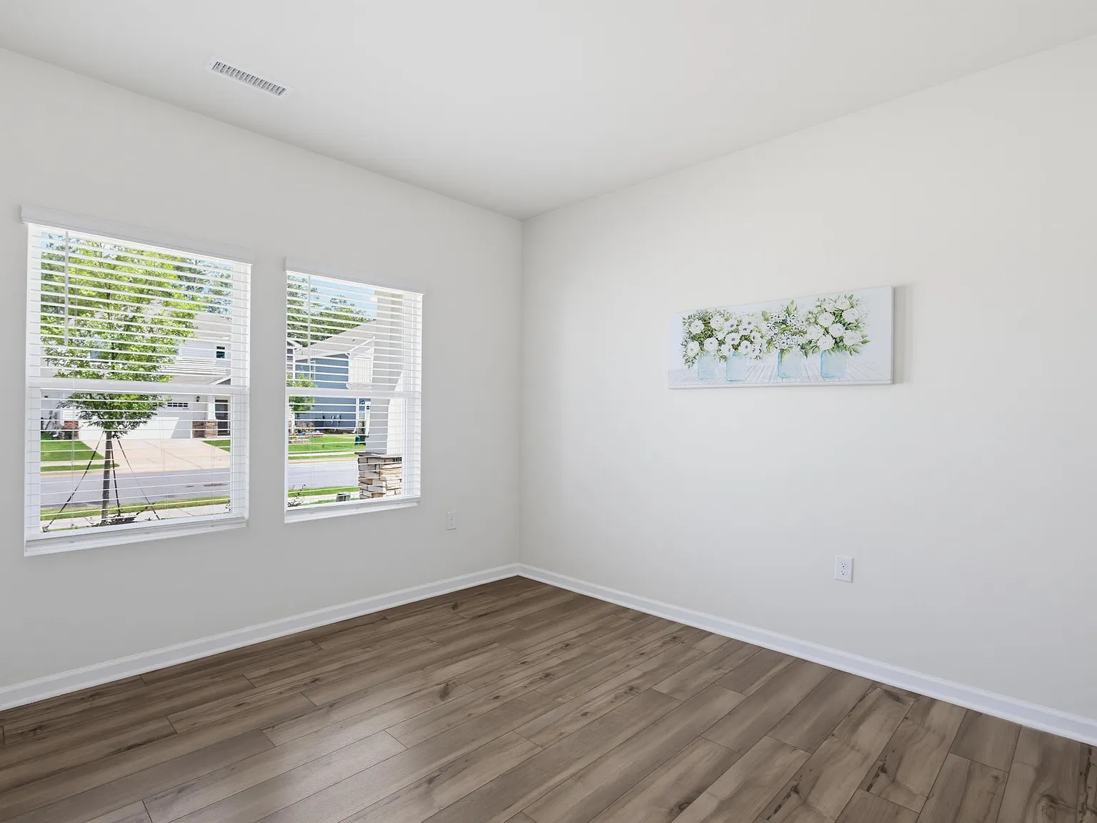 4 bed, 2.5 bath, 2787 sqft, $2,700 — Photo 4