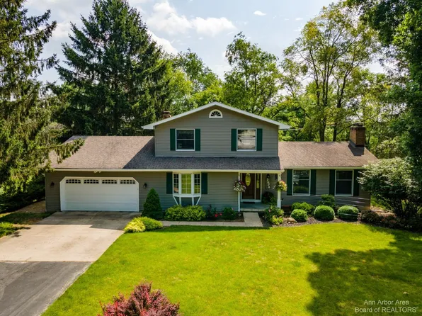 3676 Huron Ct, Ann Arbor, MI 48103