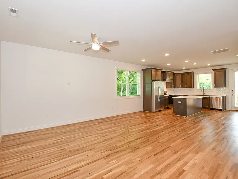 507 S Chapman St — Photo 8
