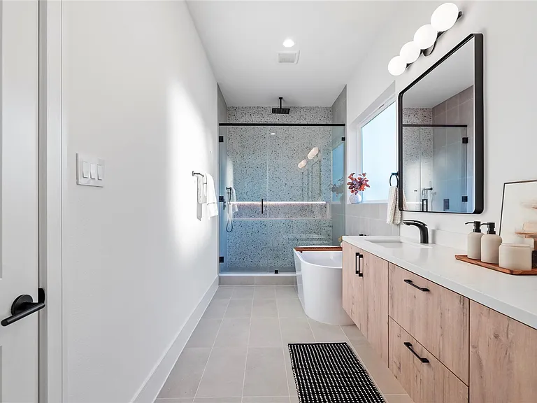 4218 Nichols St — Photo 37