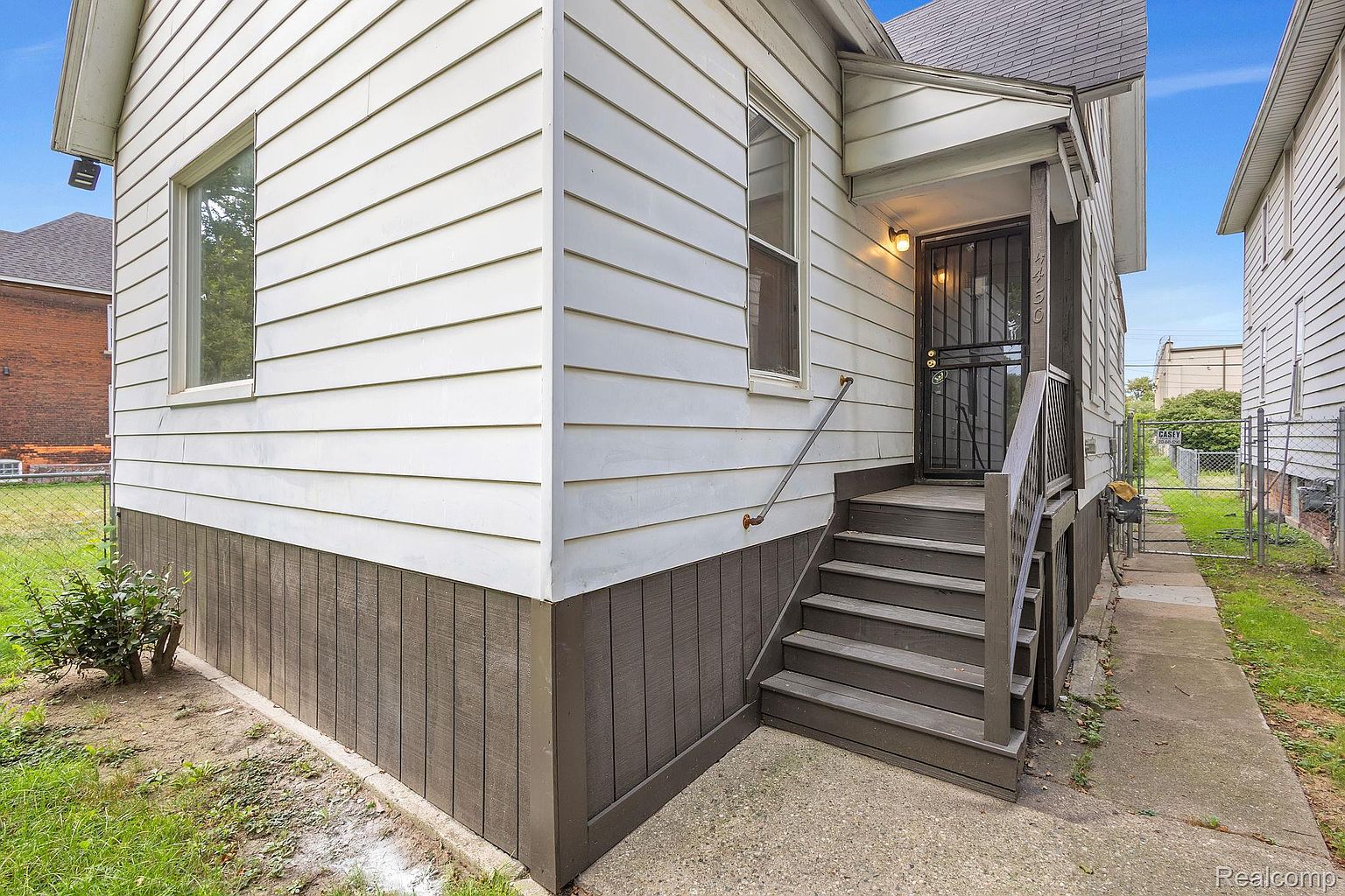 4450 Military St, photo 4