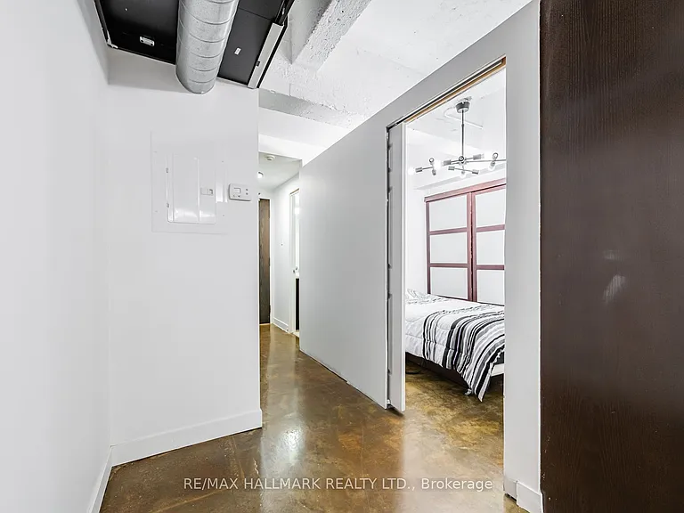 201 Carlaw Ave #L06 — Photo 16