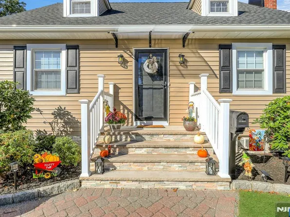 692 Berkley St, New Milford, NJ 07646