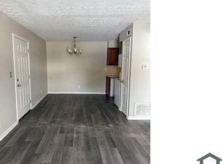 218 Middletown Sq, Middletown, KY 40243