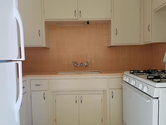 2nd image of 460 Nordyke Dr APT 4