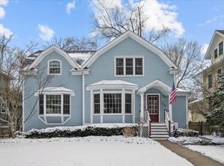 719 Washington Ave, Wilmette, IL 60091
