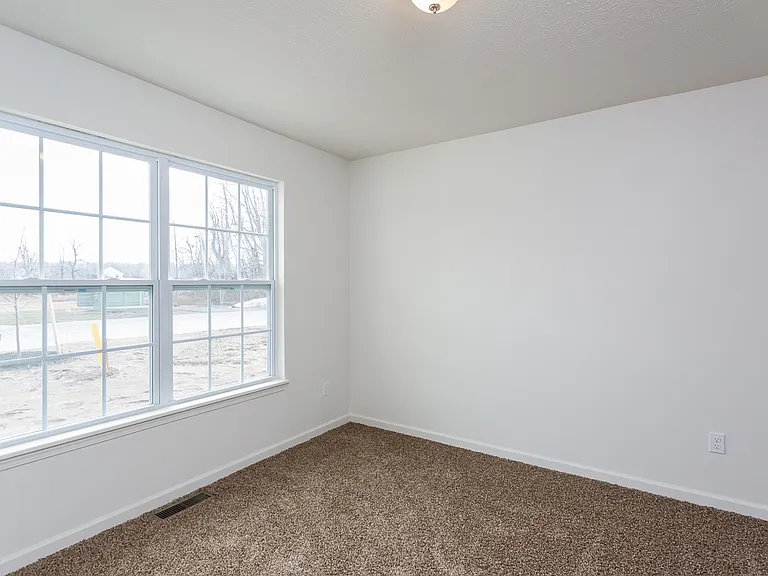 48 Silverlight Way — Photo 3