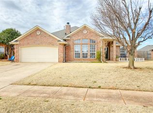 416 Eastview Dr, Yukon, OK 73099
